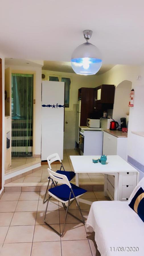 Joli Appart 29M2 En Vieille Ville Menton 2 Mins De La Mer Exterior photo